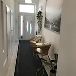 Apartmán A Lovley Newly Decorated Fully Equipped Walking Distance To The Park Where Will Find The World Famous Szechenyi Thermal Bath Spa, Museums , And The Capital Circus , Ac, Smart Tv, High Speed Internet