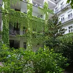 Apartmán A Lovley Newly Decorated Fully Equipped Walking Distance To The Park Where Will Find The World Famous Szechenyi Thermal Bath Spa, Museums , And The Capital Circus , Ac, Smart Tv, High Speed Internet Budapešť
