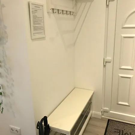 Lovley Newly Decorated Fully Equipped Walking Distance To The Puskas Arena ,city Park Where Will Find The World Famous Szechenyi Thermal Bath Spa, Museums ,the Capital Circus ,ac, Smart Tv, And High Speed Stable Internet Apartment *