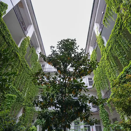 A Lovley Newly Decorated Fully Equipped Walking Distance To The Park Where Will Find The World Famous Szechenyi Thermal Bath Spa, Museums , And The Capital Circus , Ac, Smart Tv, High Speed Internet * Budapešť