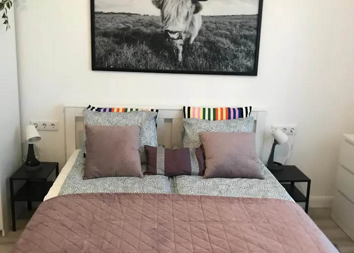 A Lovley Newly Decorated Fully Equipped Walking Distance To The Park Where Will Find The World Famous Szechenyi Thermal Bath Spa, Museums , And The Capital Circus , Ac, Smart Tv, High Speed Internet 아파트 부다페스트