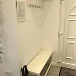 A Lovley Newly Decorated Fully Equipped Walking Distance To The Park Where Will Find The World Famous Szechenyi Thermal Bath Spa, Museums , And The Capital Circus , Ac, Smart Tv, High Speed Internet Appartement *