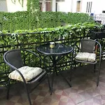 A Lovley Newly Decorated Fully Equipped Walking Distance To The Park Where Will Find The World Famous Szechenyi Thermal Bath Spa, Museums , And The Capital Circus , Ac, Smart Tv, High Speed Internet