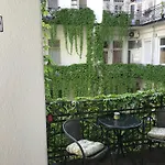 A Lovley Newly Decorated Fully Equipped Walking Distance To The Park Where Will Find The World Famous Szechenyi Thermal Bath Spa, Museums , And The Capital Circus , Ac, Smart Tv, High Speed Internet Budapest