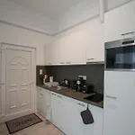 Appartement A Lovley Newly Decorated Fully Equipped Walking Distance To The Park Where Will Find The World Famous Szechenyi Thermal Bath Spa, Museums , And The Capital Circus , Ac, Smart Tv, High Speed Internet