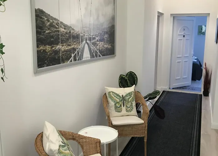 A Lovley Newly Decorated Fully Equipped Walking Distance To The Park Where Will Find The World Famous Szechenyi Thermal Bath Spa, Museums , And The Capital Circus , Ac, Smart Tv, High Speed Internet