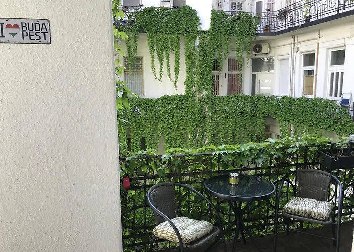 A Lovley Newly Decorated Fully Equipped Walking Distance To The Park Where Will Find The World Famous Szechenyi Thermal Bath Spa, Museums , And The Capital Circus , Ac, Smart Tv, High Speed Internet 布达佩斯