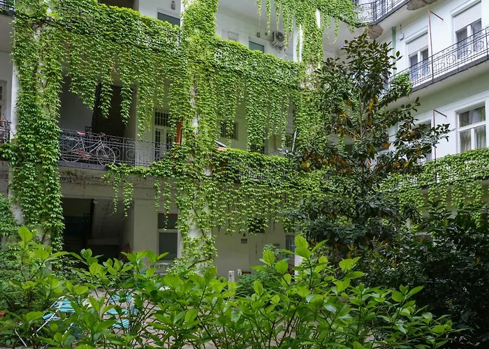 公寓 A Lovley Newly Decorated Fully Equipped Walking Distance To The Park Where Will Find The World Famous Szechenyi Thermal Bath Spa, Museums , And The Capital Circus , Ac, Smart Tv, High Speed Internet 布达佩斯