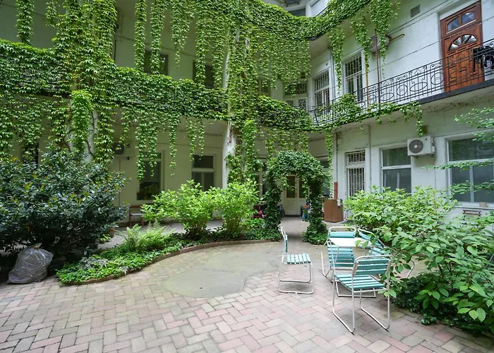 A Lovley Newly Decorated Fully Equipped Walking Distance To The Park Where Will Find The World Famous Szechenyi Thermal Bath Spa, Museums , And The Capital Circus , Ac, Smart Tv, High Speed Internet 公寓 *