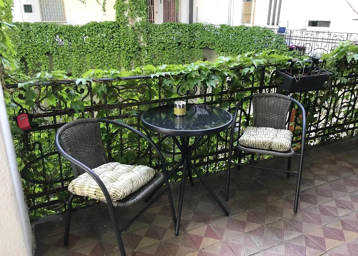 A Lovley Newly Decorated Fully Equipped Walking Distance To The Park Where Will Find The World Famous Szechenyi Thermal Bath Spa, Museums , And The Capital Circus , Ac, Smart Tv, High Speed Internet